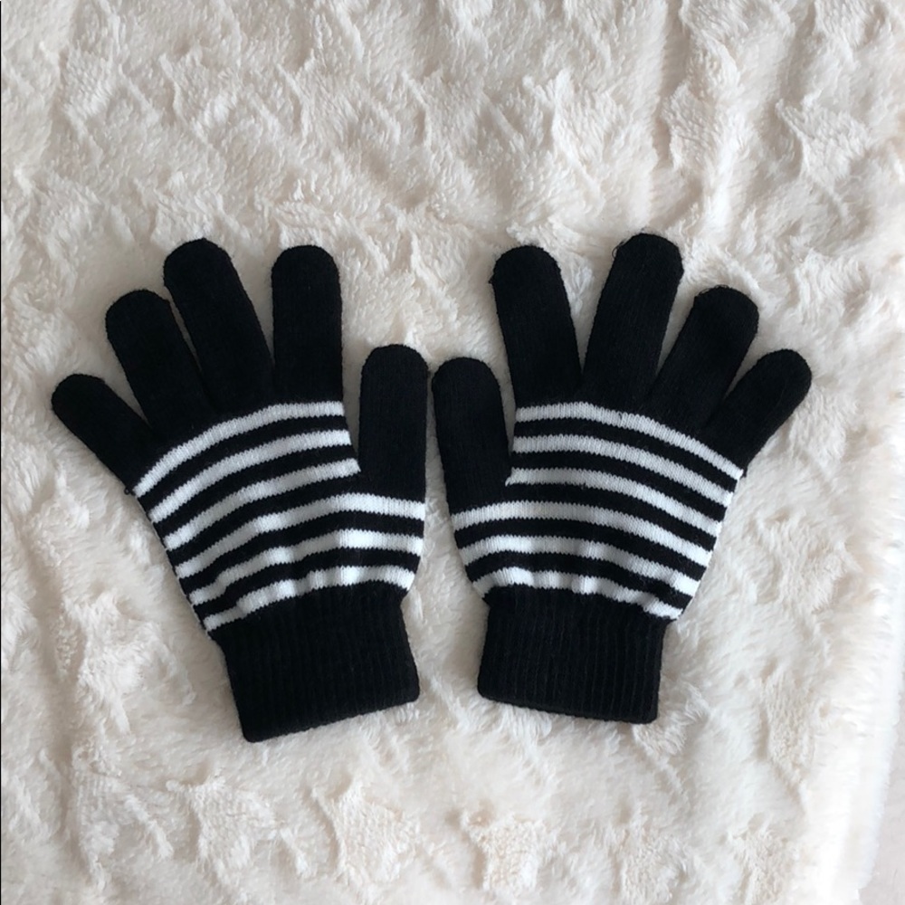 Knit gloves